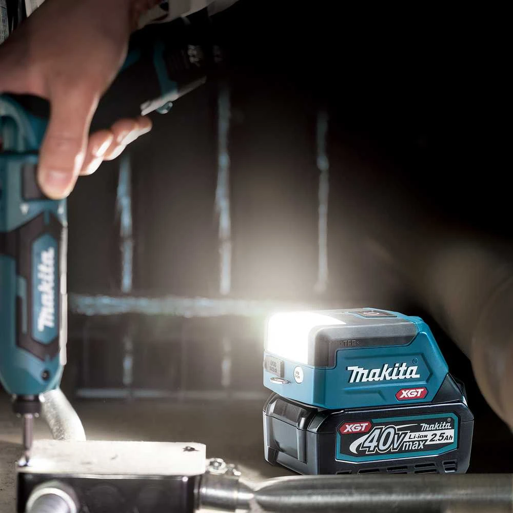 Makita Akumuliatorinis XGT® prožektorius ML011G 40Vmax • 300 lx