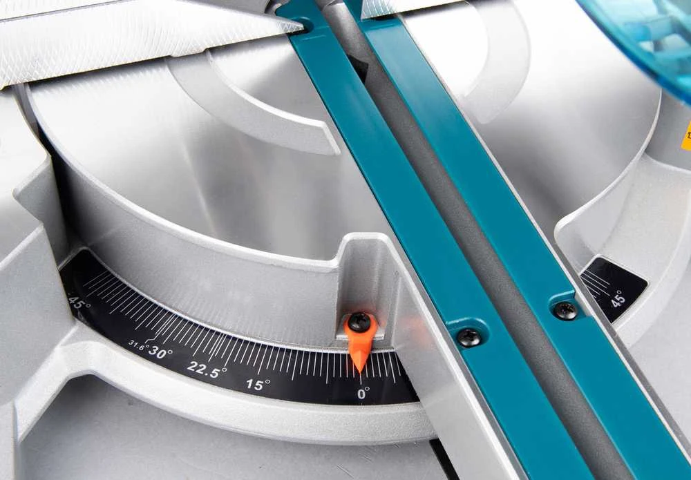 Medžio pjovimo staklės MAKITA LS0816F 1200 W