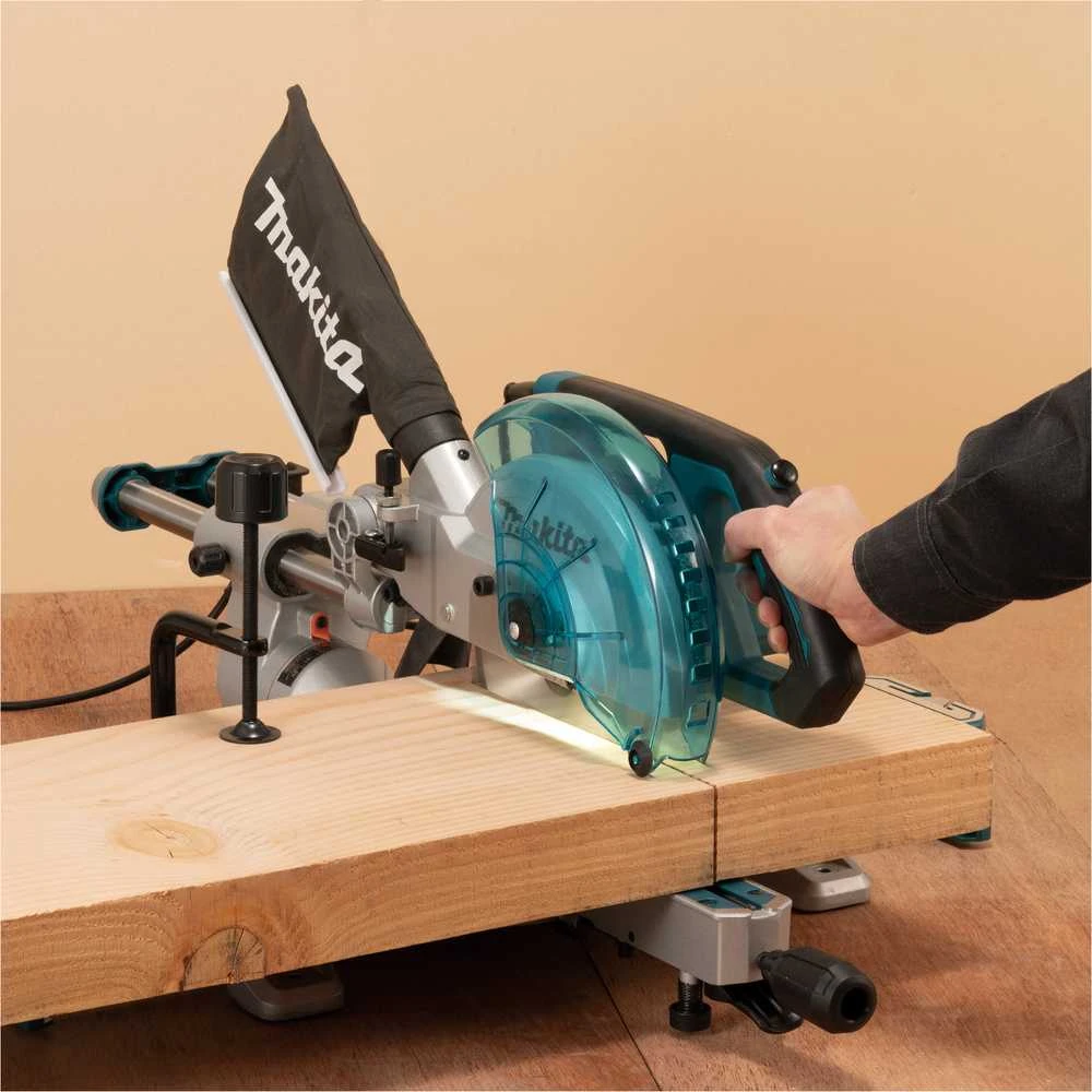 Medžio pjovimo staklės MAKITA LS0816F 1200 W