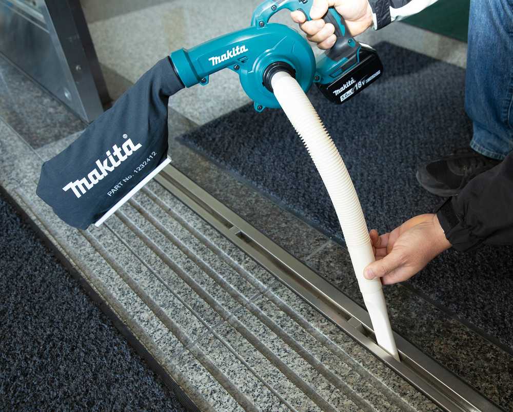Makita Lanksti žarna 95cm Ø28mm DUB185, DUB186, UB100D, UB101D 196643-5