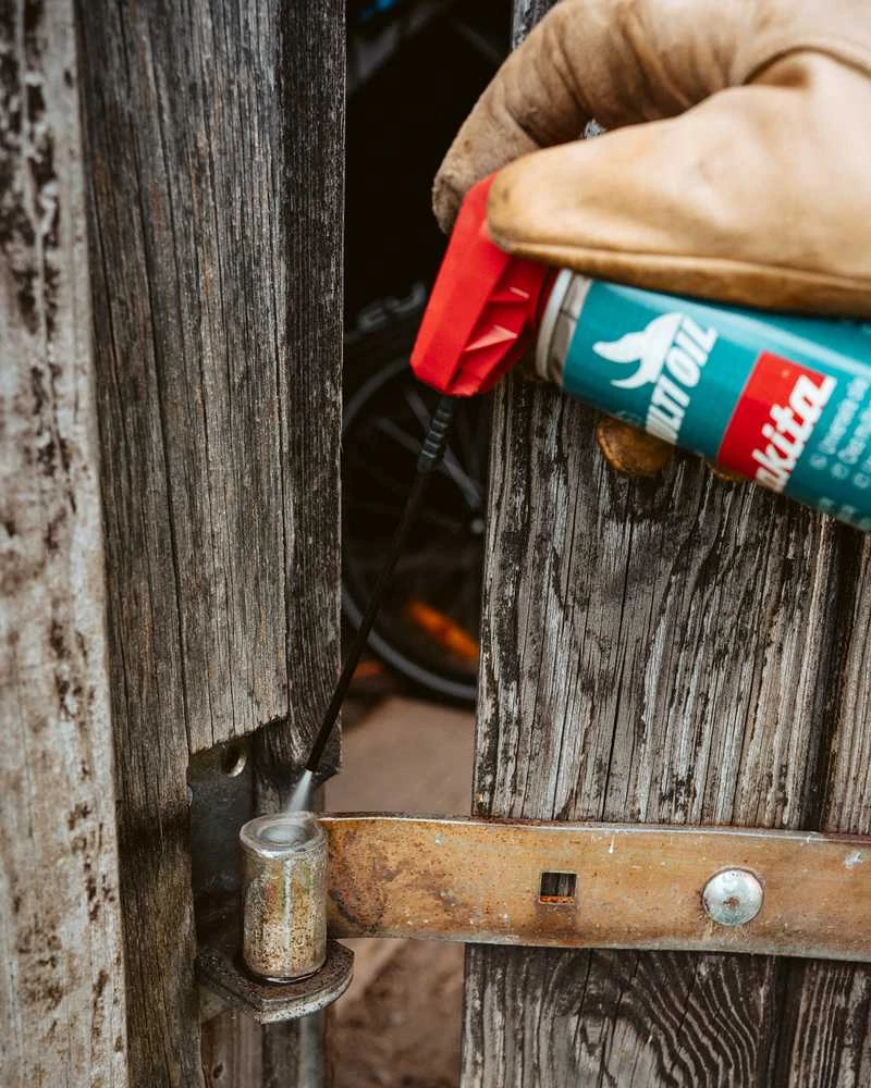 Universali alyva MAKITA 1910U9-1, 300 ml, tinka gyvatvorių žirklėms, sekatoriams