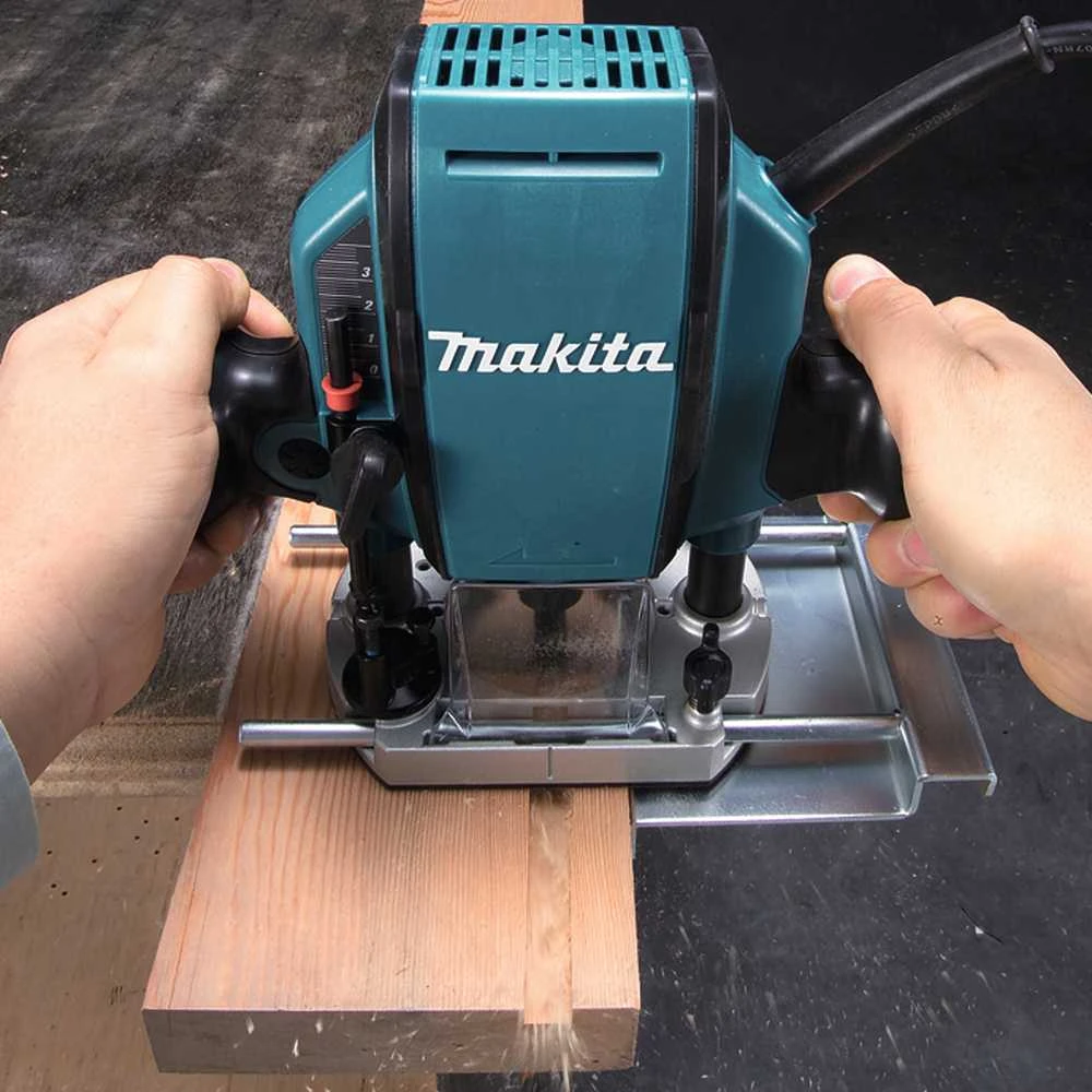 Makita Vertikali freza RP0900 (kartoninė pakuotė)
