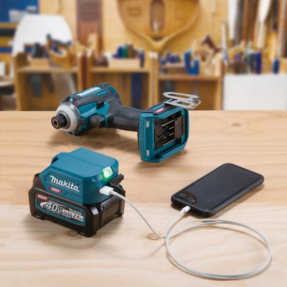 Makita XGT® -> USB adapteris ADP001G 40Vmax • XGT® -> USB