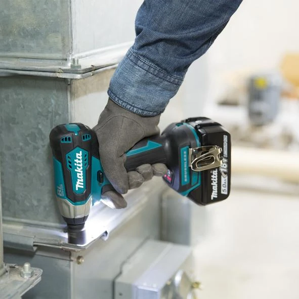 Makita DTW180Z Akumuliatorinis smūginis veržliasukis 18V, 180 Nm, LED 3/8", Be akumuliatorių ir kroviklio!