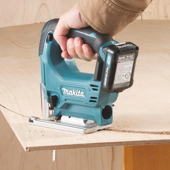 Makita JV101DZ Akumuliatorinis siaurapjūklis 12V MAX, Be akumuliatorių ir kroviklio!