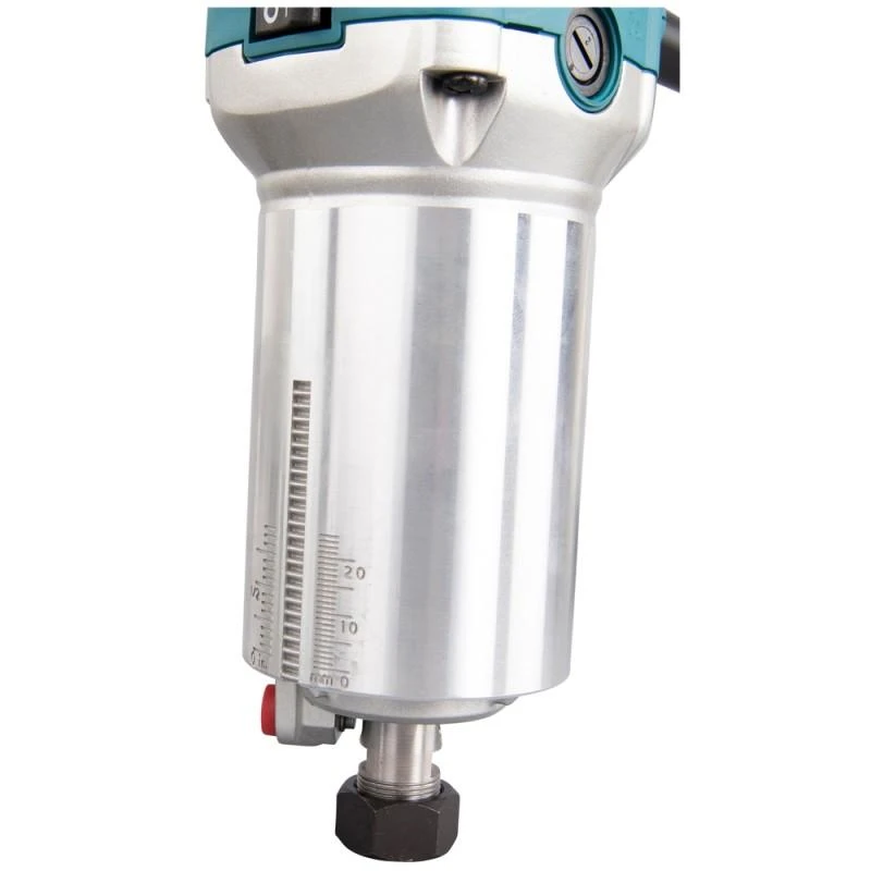 Makita RT0702CJ Freza 710W 6- 8mm, 10.000 - 30.000 r/min 1,8kg,, MAKPACK