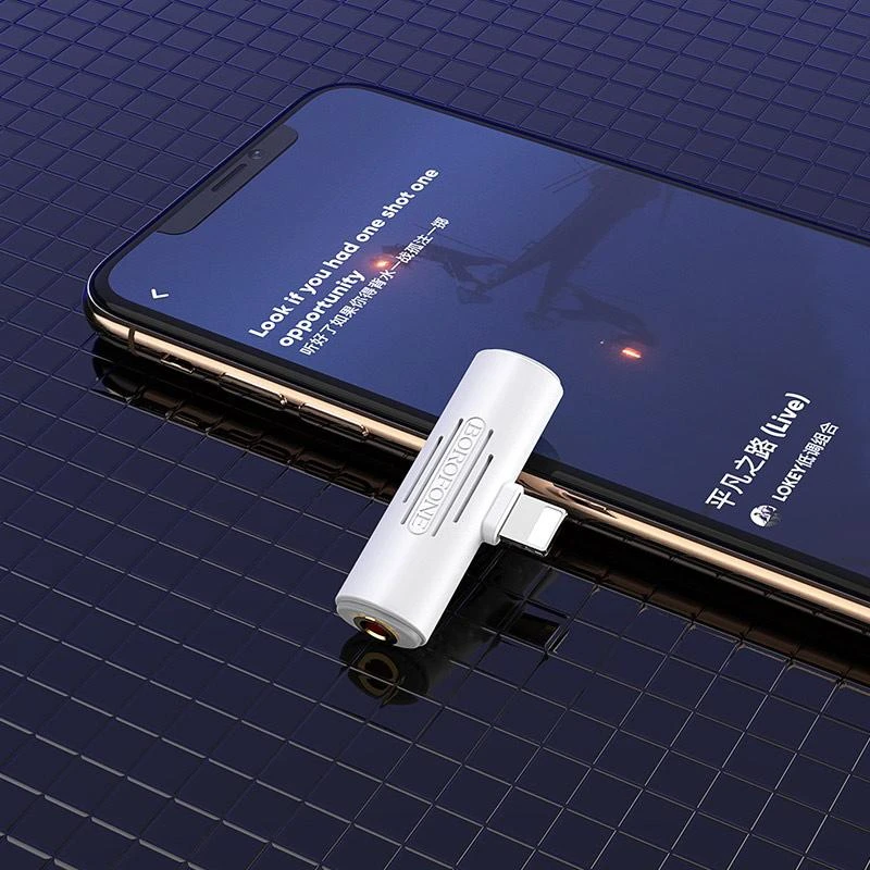 Adapteris Borofone BV7 iš Lightning į Lightning + 3,5mm baltas
