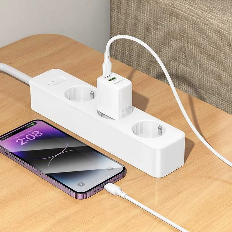 Borofone laidinis įkroviklis BN27 Fuente – USB + Type C – QC 3.0 PD 20W su Type C į Lightning kabeliu baltos spalvos