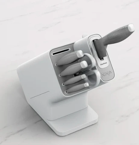 Ninja Kitchen StaySharp nerūdijančio plieno 6 dalių peilių rinkinys + baltas peilių laikymo blokas - K62006EUWH aprašymas - Prekės nuotrauka Ninja Kitchen StaySharp nerūdijančio plieno 6 dalių peilių rinkinys + baltas peilių laikymo blokas - K62006EUWH aprašymas - Prekės nuotrauka
