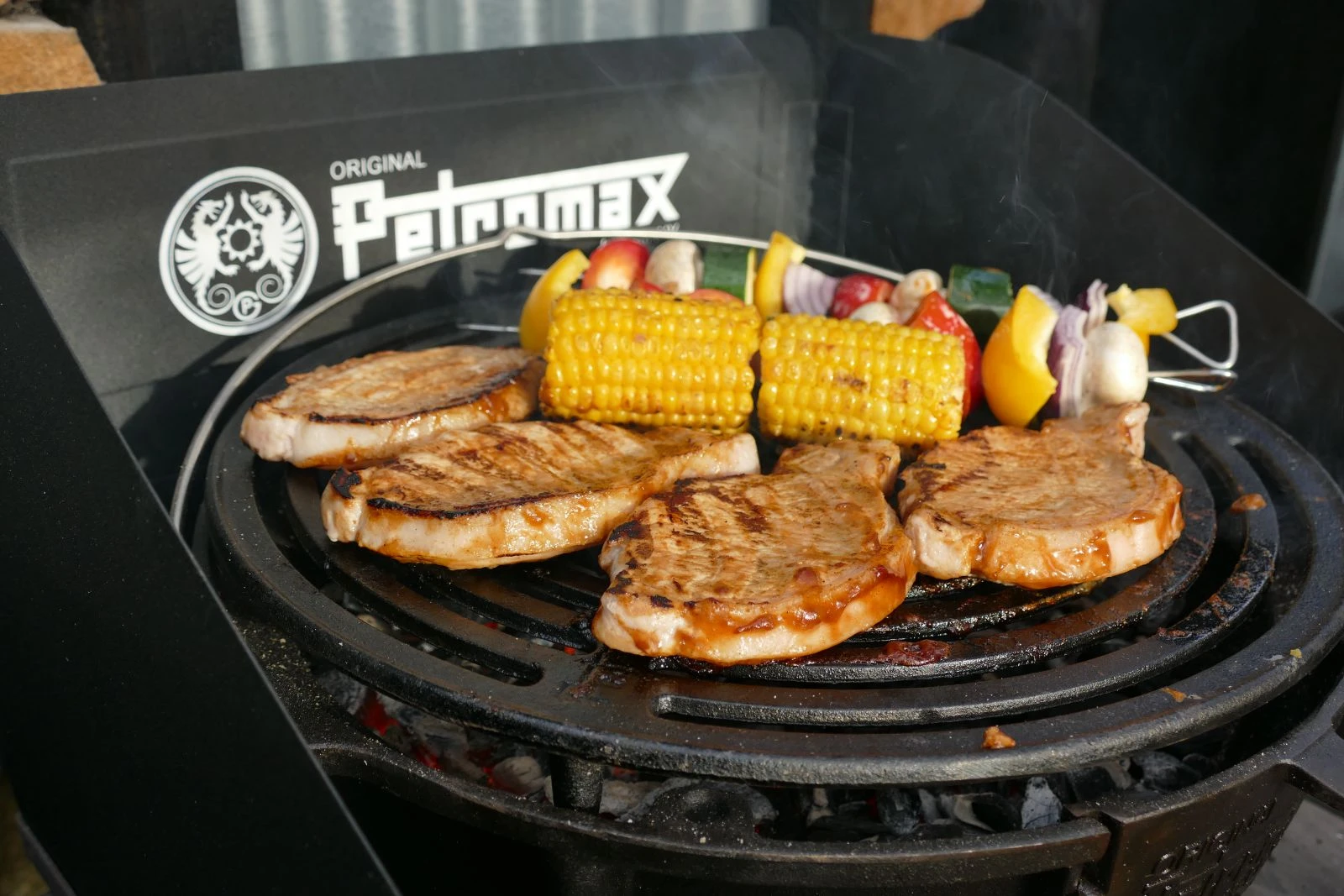 PETROMAX Atago Juodas Edition lauko krosnelė, grilis aprašymas - Prekės nuotrauka