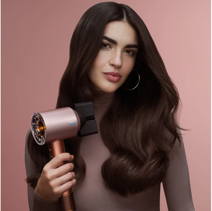 Plaukų džiovintuvas „Dyson Supersonic Nural™“ – „Curly+Coily“ (Amber silk/ Pink champagne spalvos)