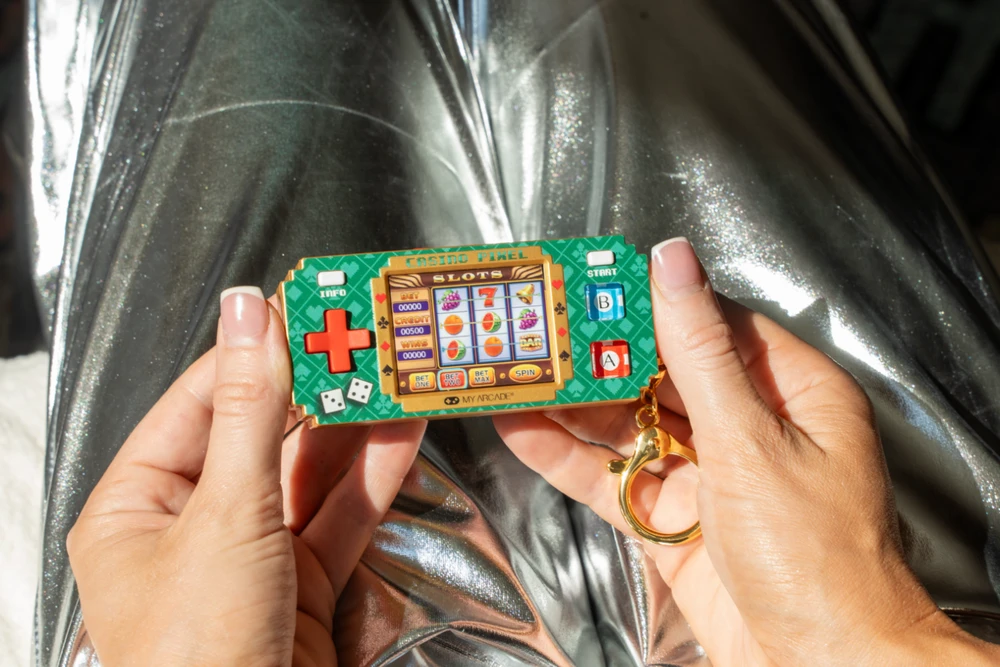 Dreamgear Pixel Pocket Pro Casino Pixel nešiojama žaidimų konsolė (10 žaidimų)