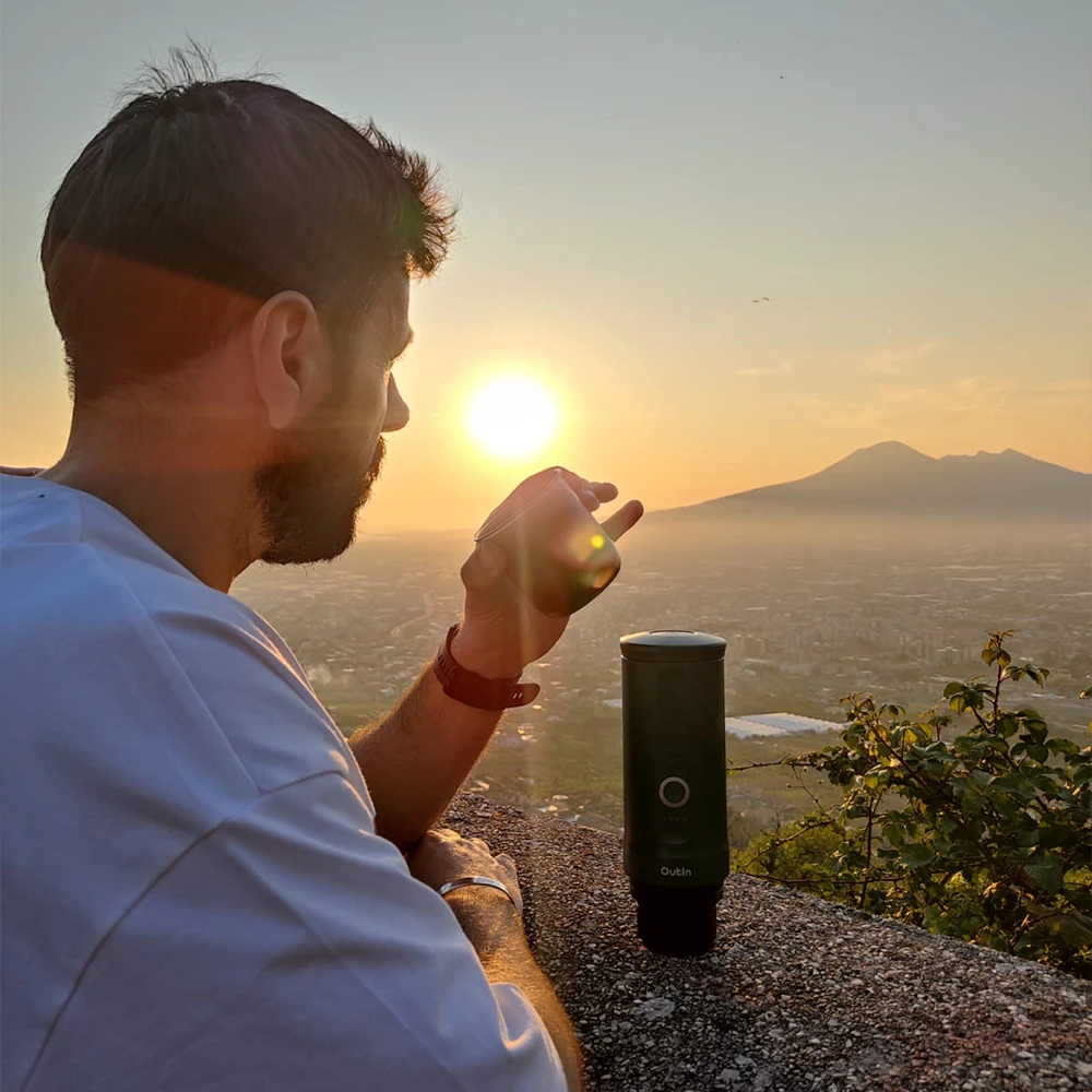 OUTIN NANO rankinis espresso kavos aparatas, pilka (Ekspozicinė prekė)