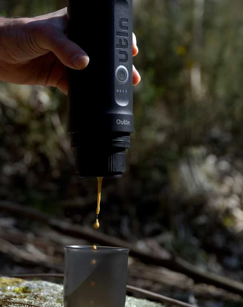 OUTIN NANO rankinis espresso kavos aparatas, pilka (Ekspozicinė prekė)