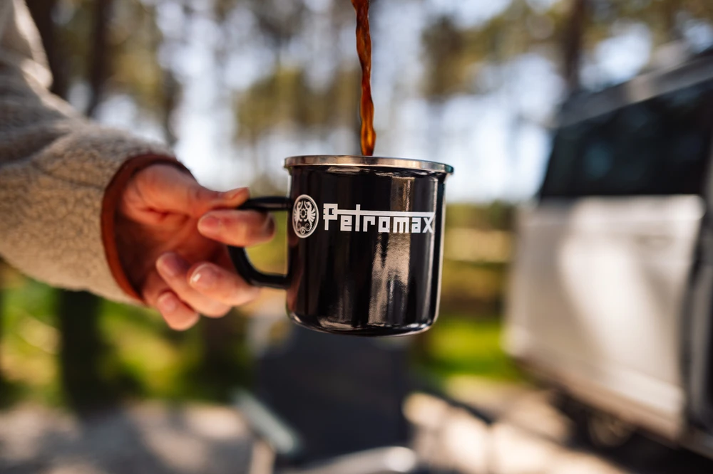 Emaliuoto plieno puodukas Petromax Juodas