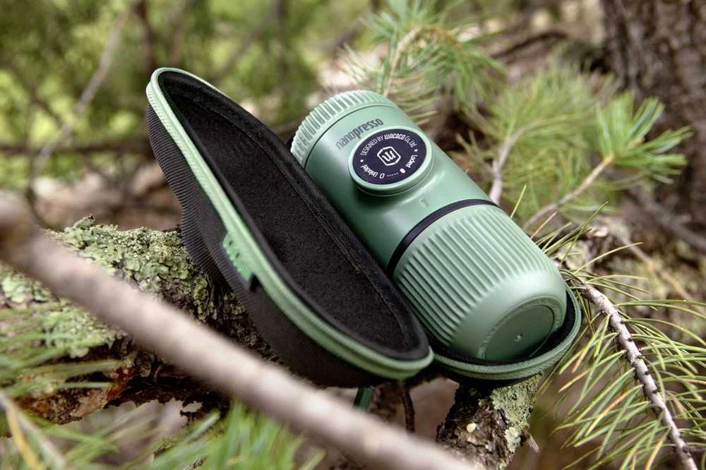 Rankinis maltos kavos aparatas su dėklu Wacaco Nanopresso, Žalias