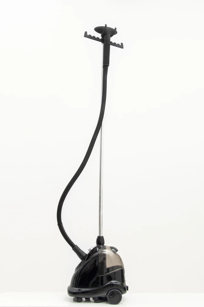 SteamOne PRO2000 drabužių garintuvas, juodas
