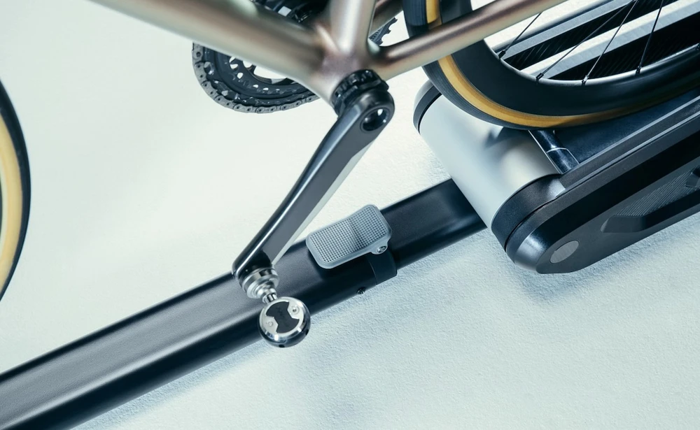 Wahoo KICKR ROLLR Smart Trainer dviračių treniruoklis