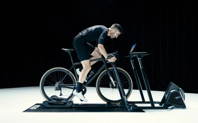 Wahoo KICKR ROLLR Smart Trainer dviračių treniruoklis