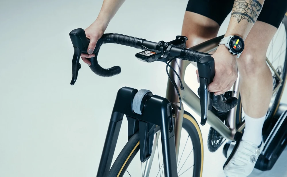 Wahoo KICKR ROLLR Smart Trainer dviračių treniruoklis