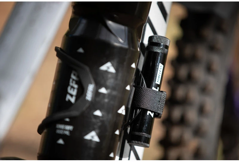 ZEFAL TUBELESS REPAIR KIT - Juodas TUBE W CLIP dvir. įrankių rinkinys
