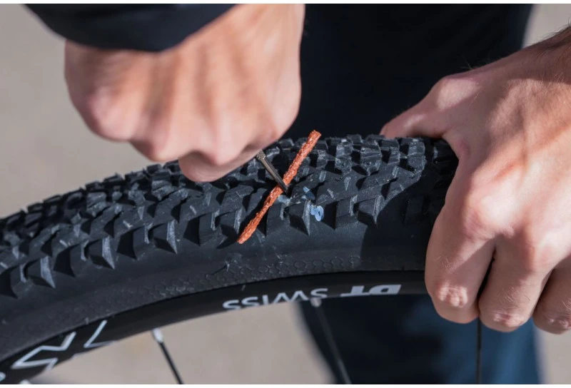 ZEFAL TUBELESS REPAIR KIT - Juodas TUBE W CLIP dvir. įrankių rinkinys