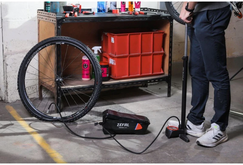 ZEFAL TUBELESS TANK pompos oro talpa, juoda