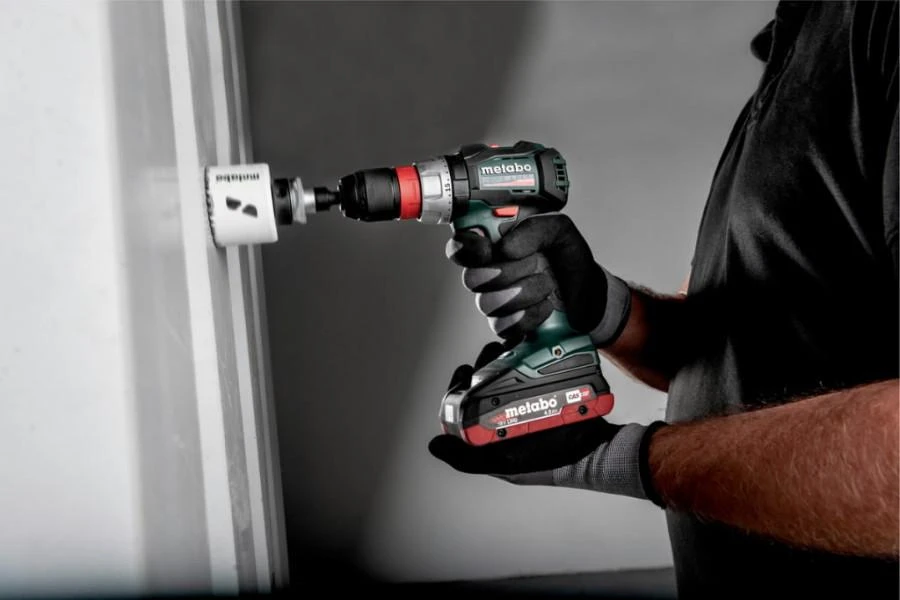 Metabo BS 18 LT BL suktuvo gręžimo procesas
