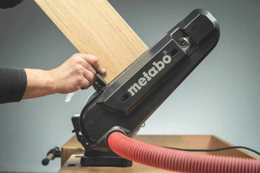 Elektrinis galąstuvas BS 200 Plus su šlifavimo juosta, Metabo