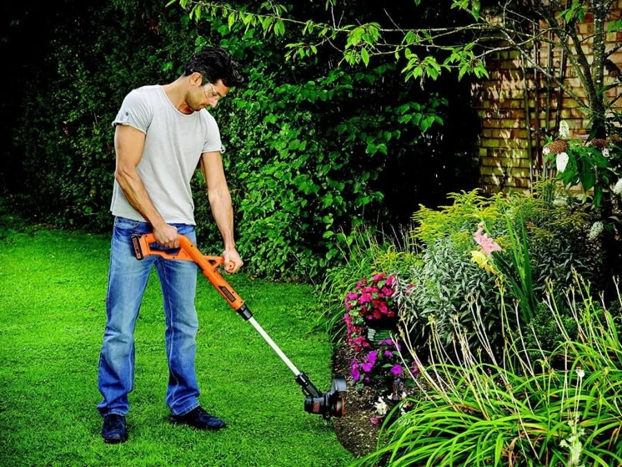 Black & Decker Juodas & Decker Akumuliatorinė žoliapjovė ST1823 18 V 1,5 Ah 25 cm, Juodas & Decker
