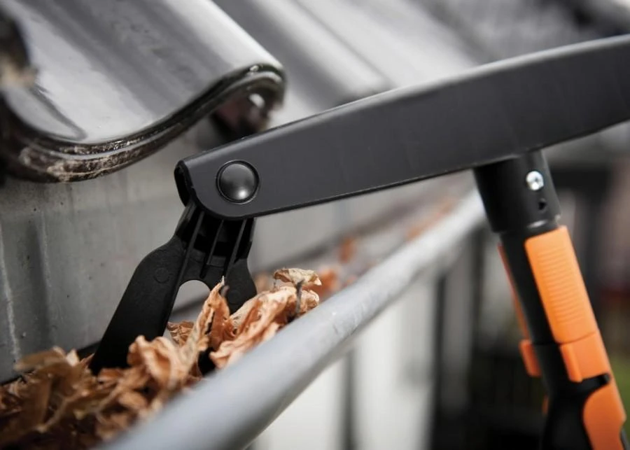 Fiskars QuikFit latakų šepetys 1001414