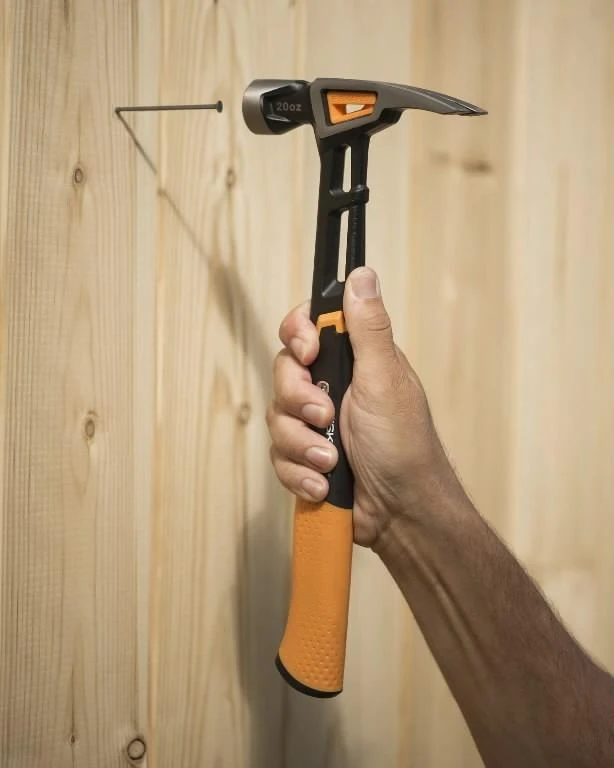 FISKARS Plaktukas universalus su viniatraukiu L