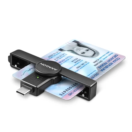 „Axagon“ sulankstomas kišeninis USB-C išmaniųjų / ID kortelių skaitytuvas.