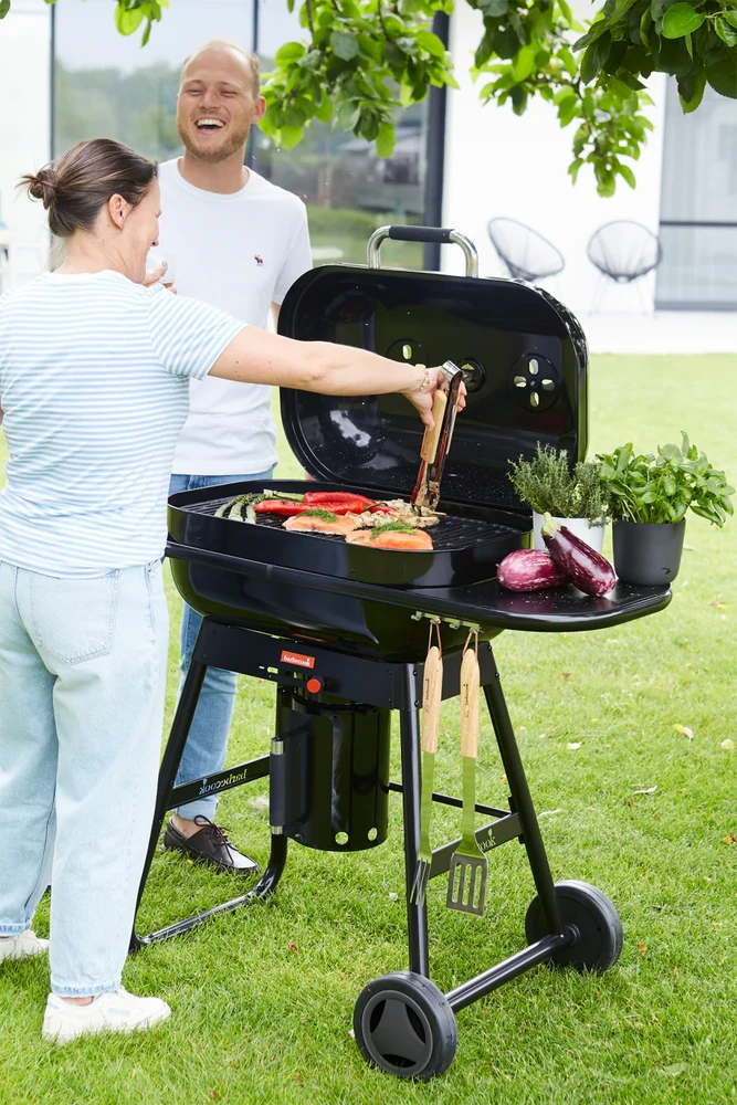 Anglinė lauko kepsninė Barbecook Magnus Comfort 85 x 64 x 110 cm | BC-CHA-1068 | Juoda