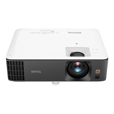 BenQ TK700 Žaidimų projektorius su tikrąja 4K skiriamąja geba, HDR technologija ir 16 ms įvesties delsa atskleidžia tamsias scenas