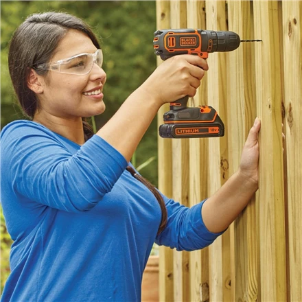 Black & Decker Juodas+DECKER WIERTARKO-suktuvas 18V 2x1.5Ah BDCDC18B