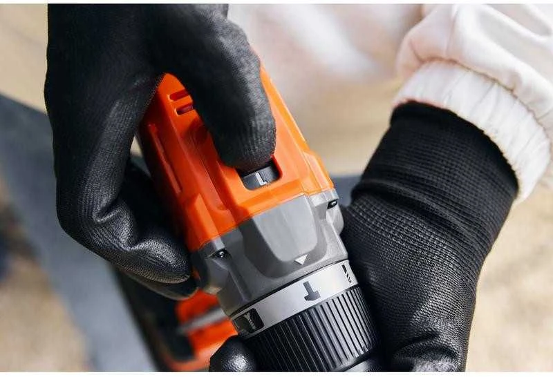 Black&Decker gręžtuvas - greičio ir režimo perjungimas