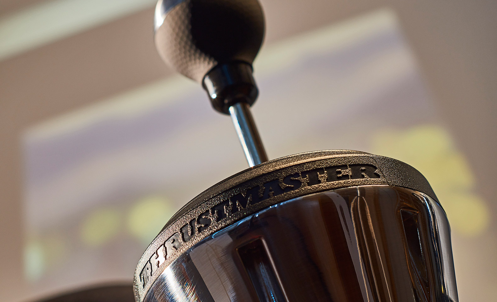 Pavarų perjungimo svirtis Thrustmaster TH8A 4060059 aprašymas - Prekės nuotrauka