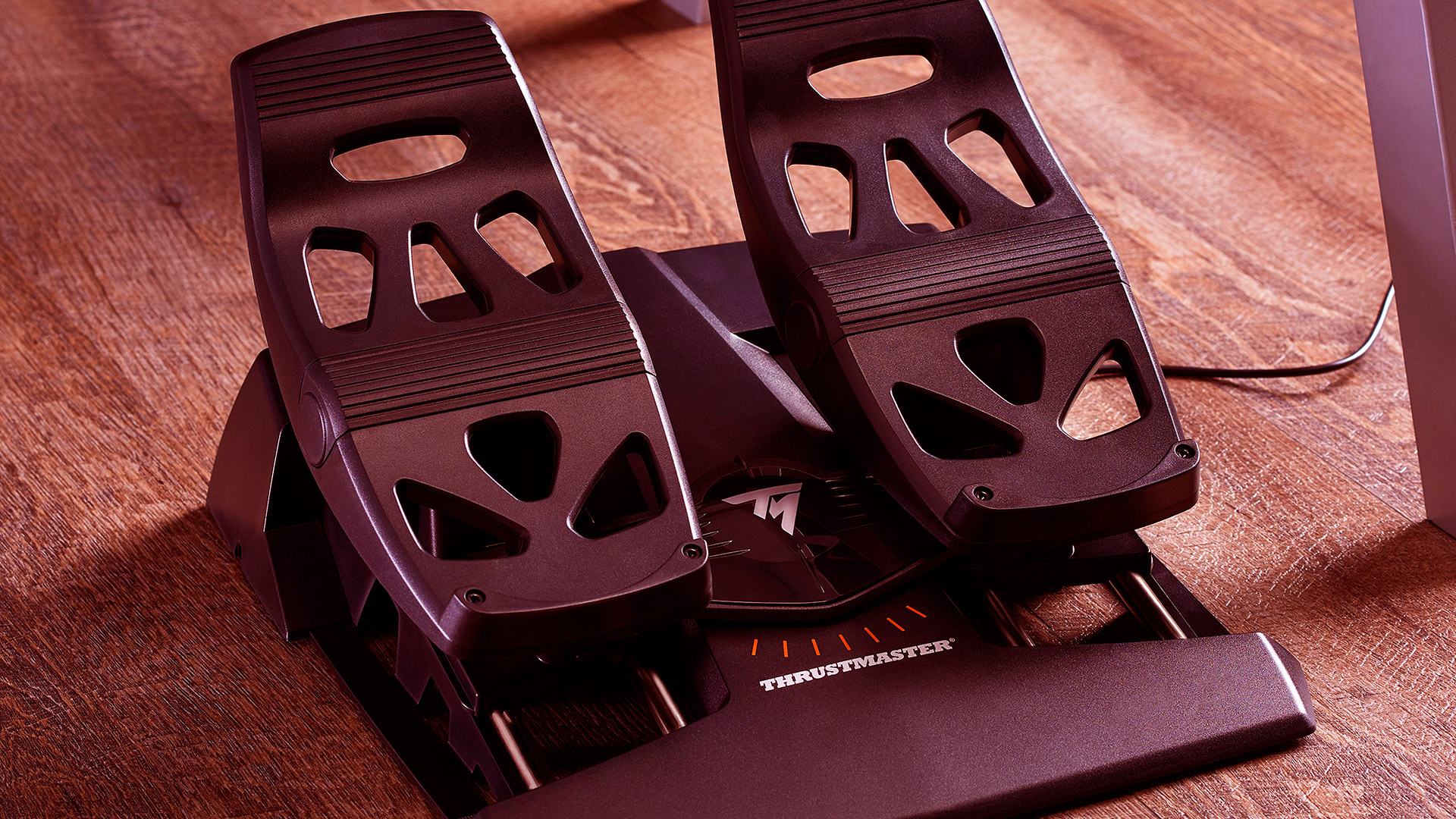 Thrustmaster T-Flight lėktuvo pedalai aprašymas - Prekės nuotrauka