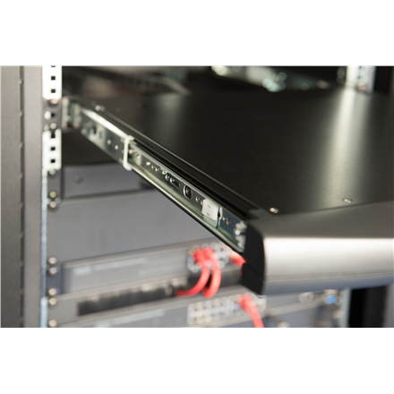 Assmann Electronic DIGITUS modulinė 48,3 cm 19 colių TFT konsolė su 8 prievadų KVM US klaviatūra RAL 9005 juodos spalvos