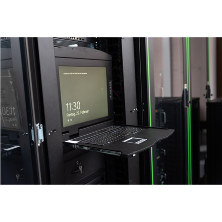 Assmann Electronic DIGITUS modulinė 48,3 cm 19 colių TFT konsolė su 8 prievadų KVM US klaviatūra RAL 9005 juodos spalvos