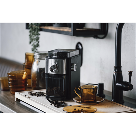 Kavamalė Adler | Kavos malūnėlis | AD 4448 | 300 W | Kavos pupelių talpa 250 g | Puodelių skaičius 12 talpykloje vnt(s) | Juodas