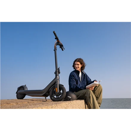 Ninebot by Segway Kickscooter E2 PRO E, Juodas | Segway