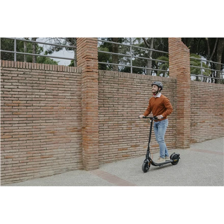Ninebot by Segway Kickscooter F2 Plus E, Juodas | Segway | Kickscooter F2 Plus E | Iki 25 km/h | 10" | Juodas