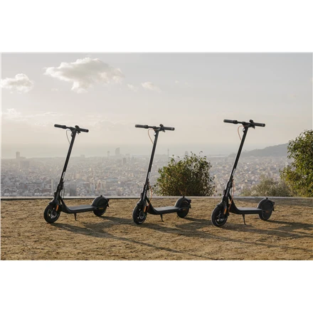 Ninebot by Segway Kickscooter F2 Plus E, Juodas | Segway | Kickscooter F2 Plus E | Iki 25 km/h | 10" | Juodas