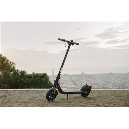 Ninebot by Segway Kickscooter F2 Plus E, Juodas | Segway | Kickscooter F2 Plus E | Iki 25 km/h | 10" | Juodas