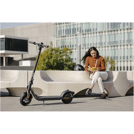 Elektrinis paspirtukas Ninebot by Segway Kickscooter F2 Pro E, Juodas