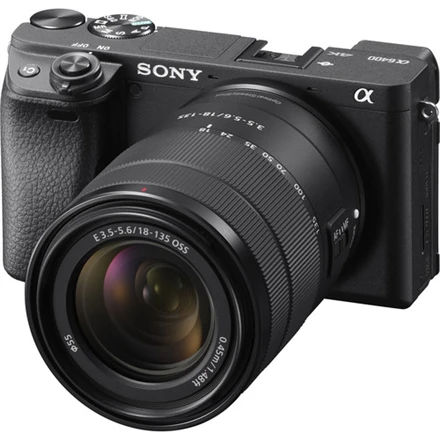 Sony α 6400 + SEL18135 MILC 24,2 MP CMOS 6000 x 4000 pikseliai Juoda