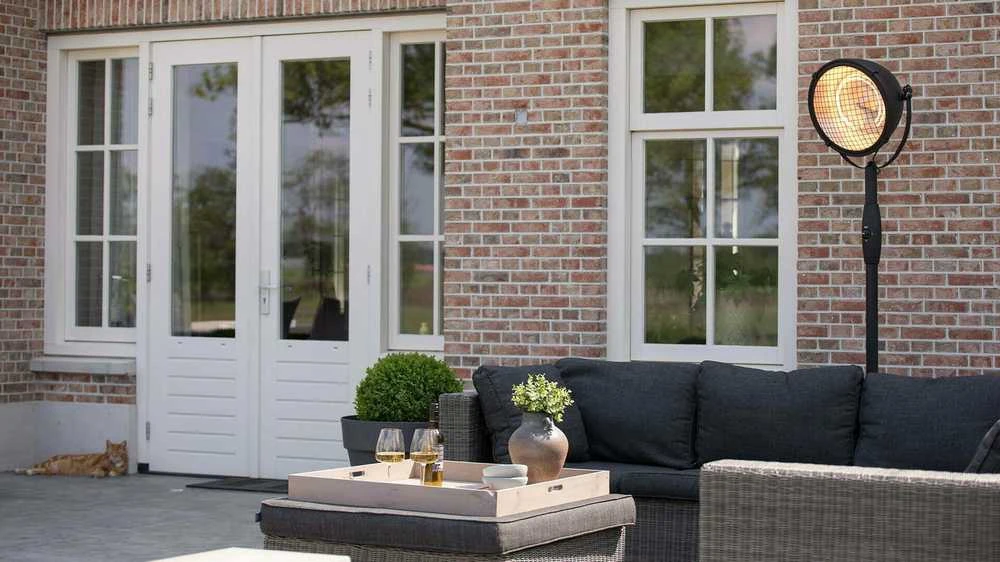 SUNRED® Indus Bright pastatomas infraraudonųjų spindulių terasos šildytuvas RSS19, 2100 W, Juodas