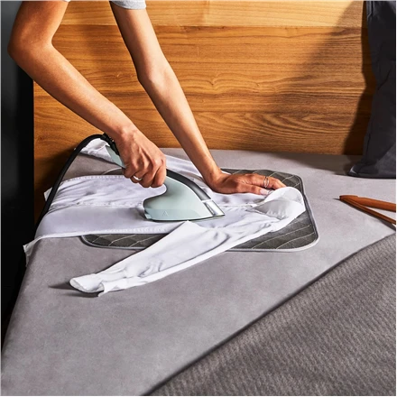 Tefal JF4031E0 2-in-1 vertical garų lygintuvas, žalias & juodas